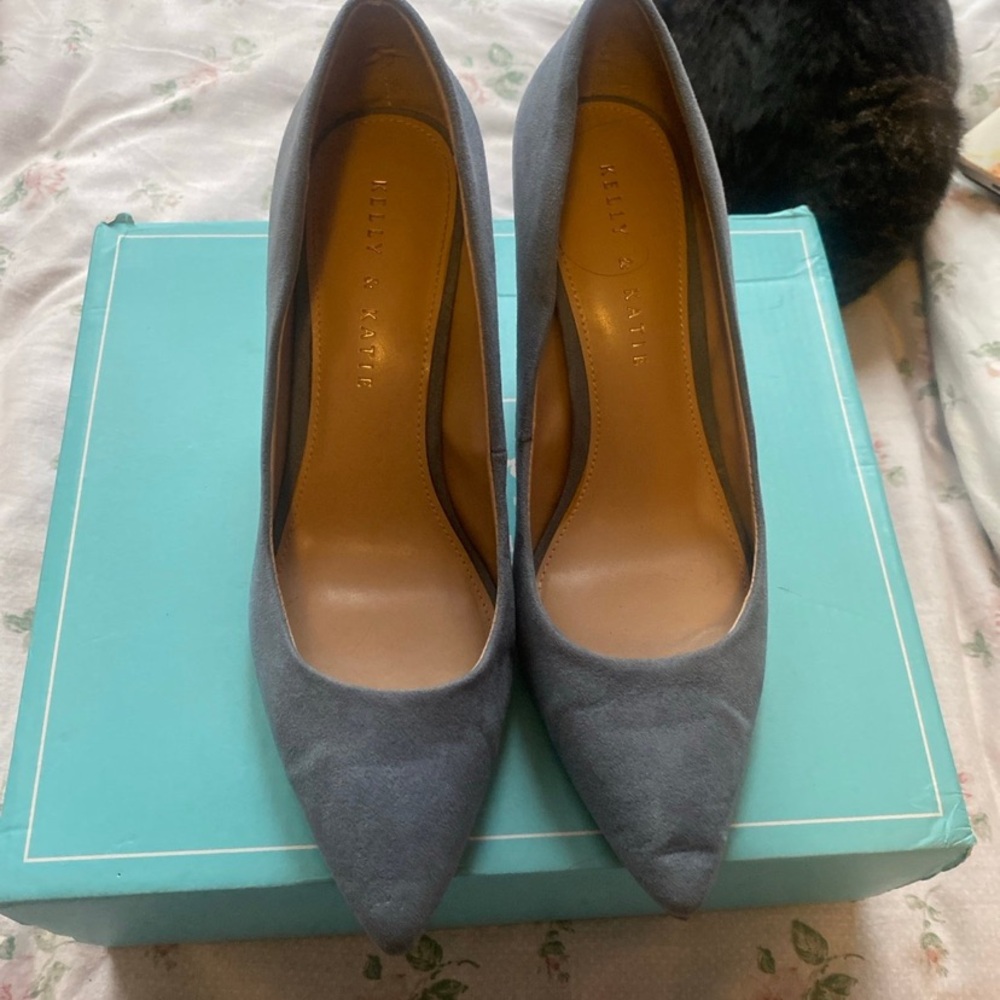 Elegant Blue Suede Pumps